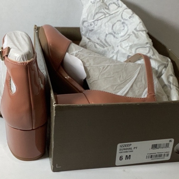 Giani Bernini Izzee Memory Foam Two-Piece Pumps, - Picture 6 of 8